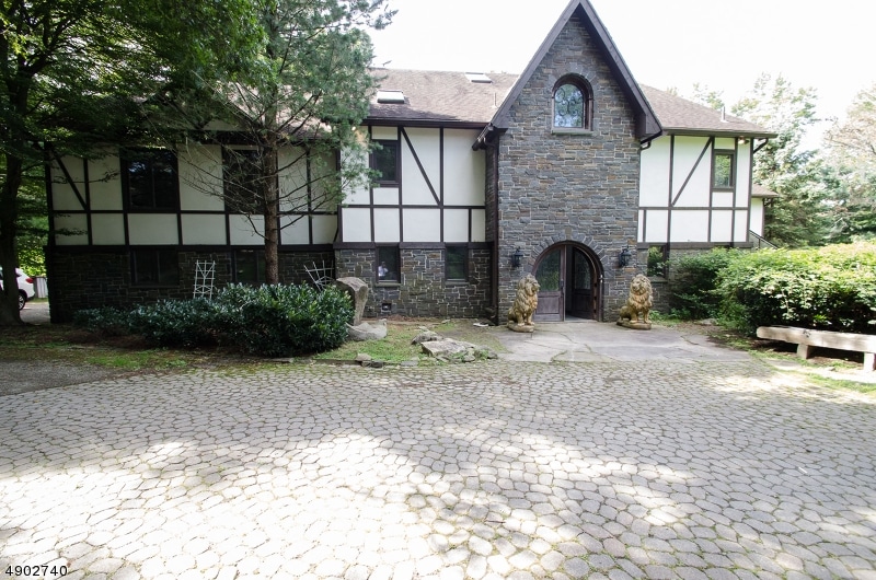110 E Allendale Rd, Saddle River, NJ 07458 - photo 1