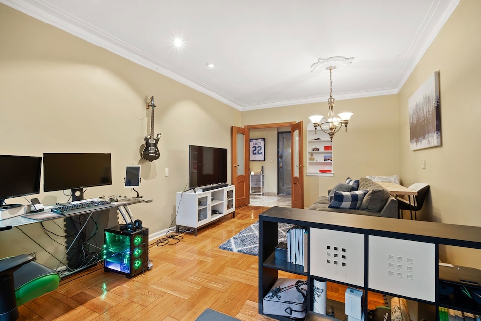 190 E Mosholu Pkwy S unit 1H, Bronx, NY 10458 - photo 1