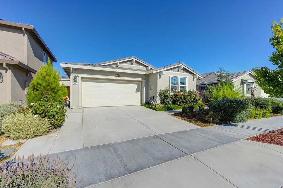 1045 Pipit St, Lathrop, CA 95330 - photo 1