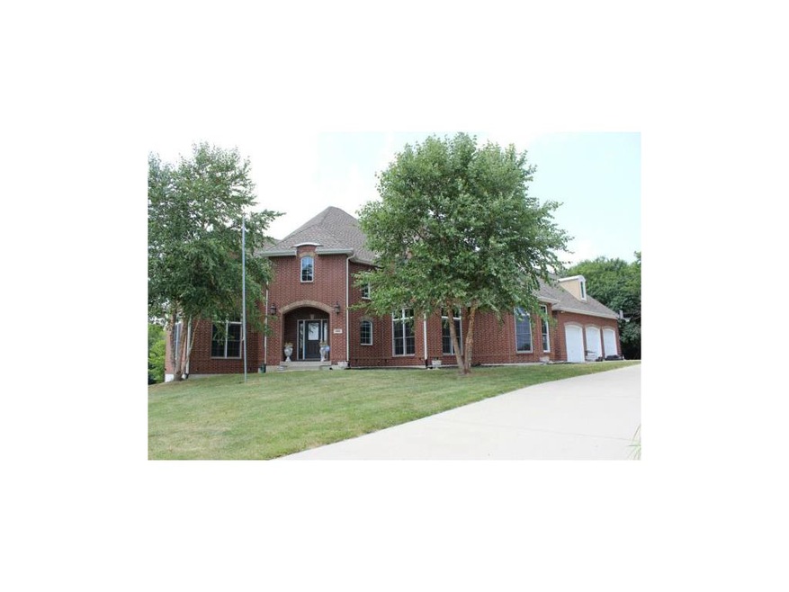 All Brick 2 Sty w/4 Bdrms & 5 bthrms