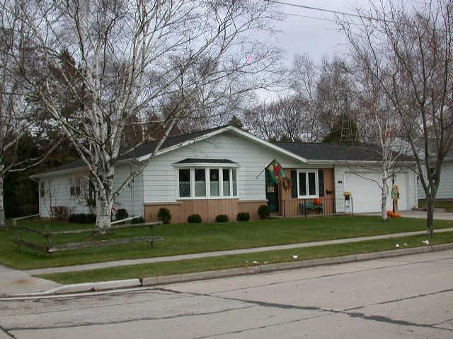 1615 N 21st St, Manitowoc, WI 54220 - photo 1