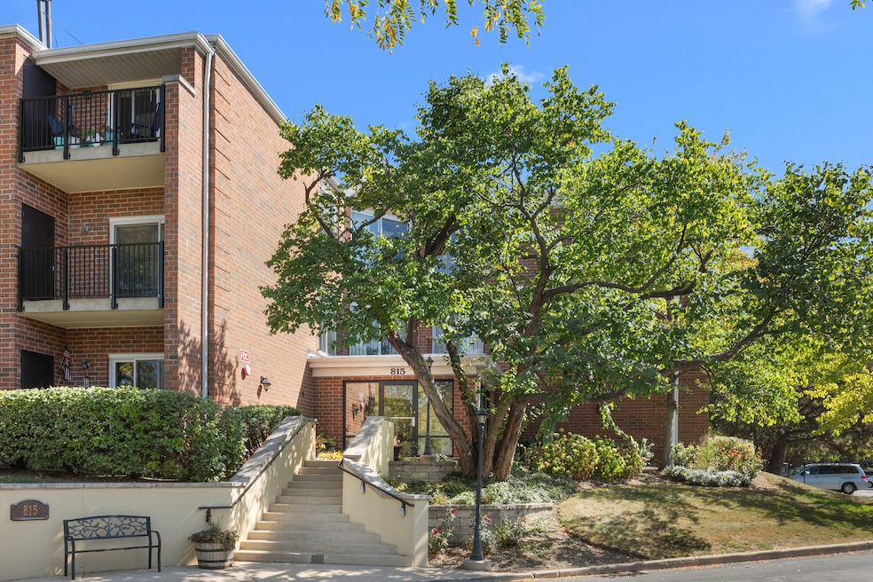 815 Leicester Rd unit A219, Elk Grove Village, IL 60007 - photo 1