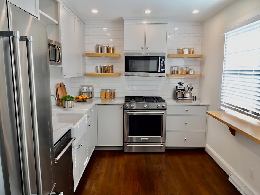 245 Unquowa Rd unit 11, Fairfield, CT 06824 - photo 1