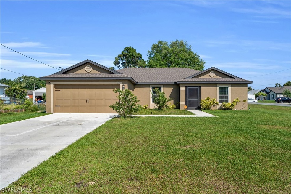 137 Blackstone Dr, Fort Myers, FL 33913 - photo 1