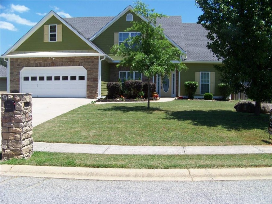 Beautiful 4 bedroom, 3 bath home with huge bonus r