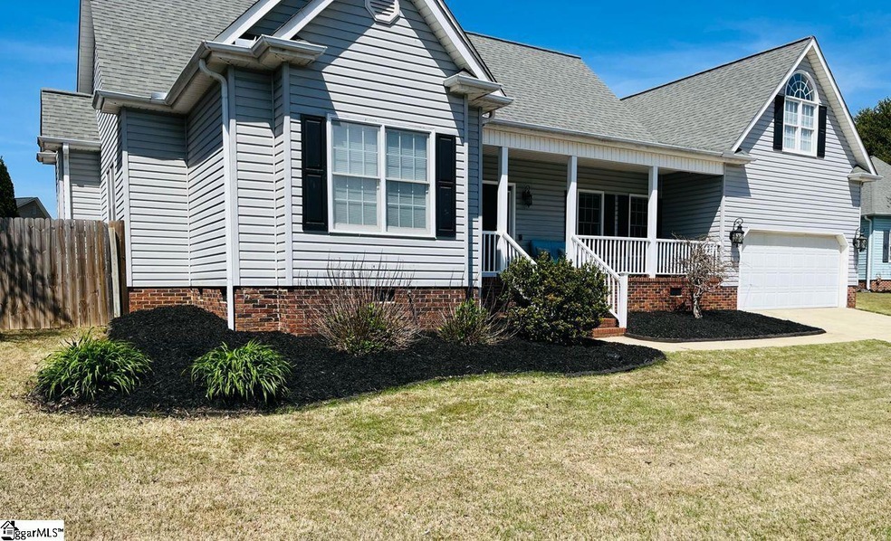 405 Wood River Way, Taylors, SC 29687 - photo 1