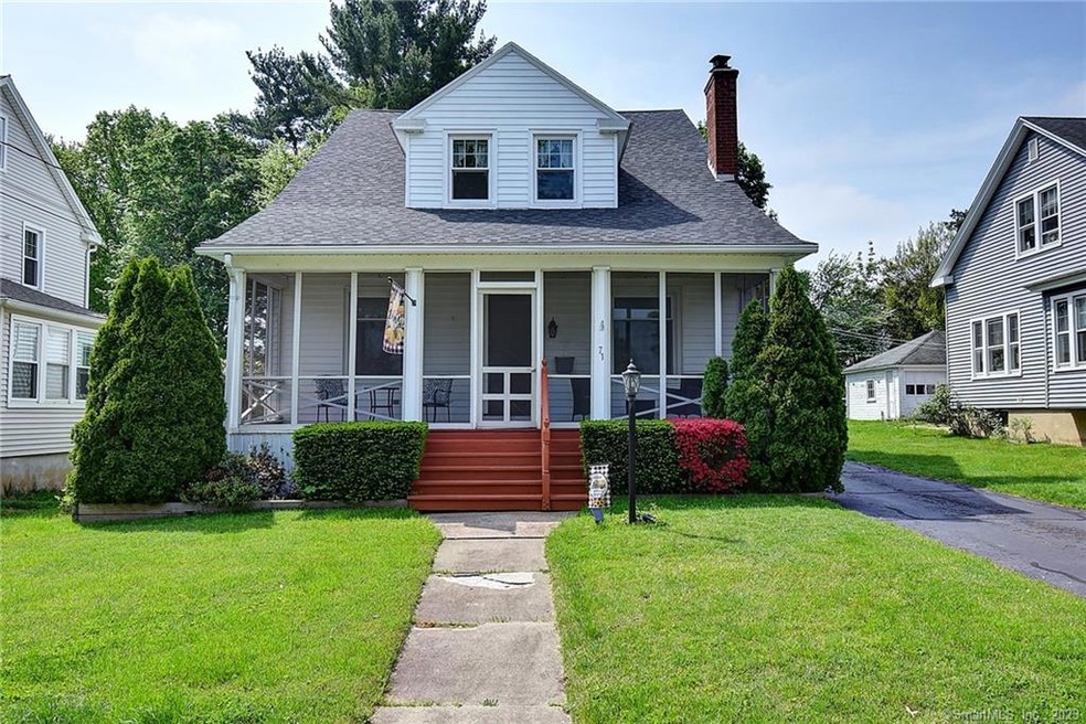 Welcome to this 19th century home waiting for you 