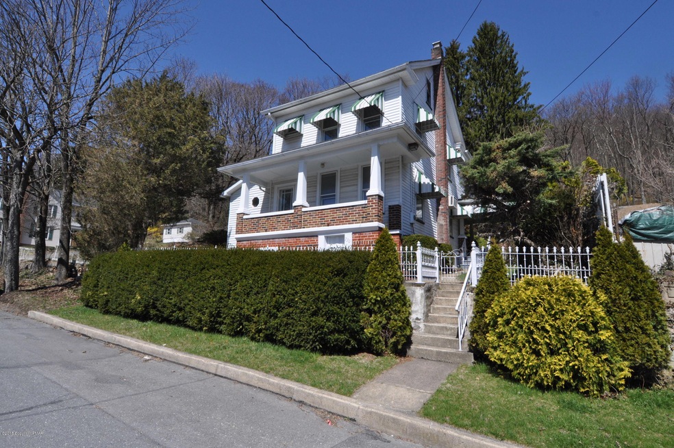 730 Center Ave, Jim Thorpe, PA 18229 - photo 1