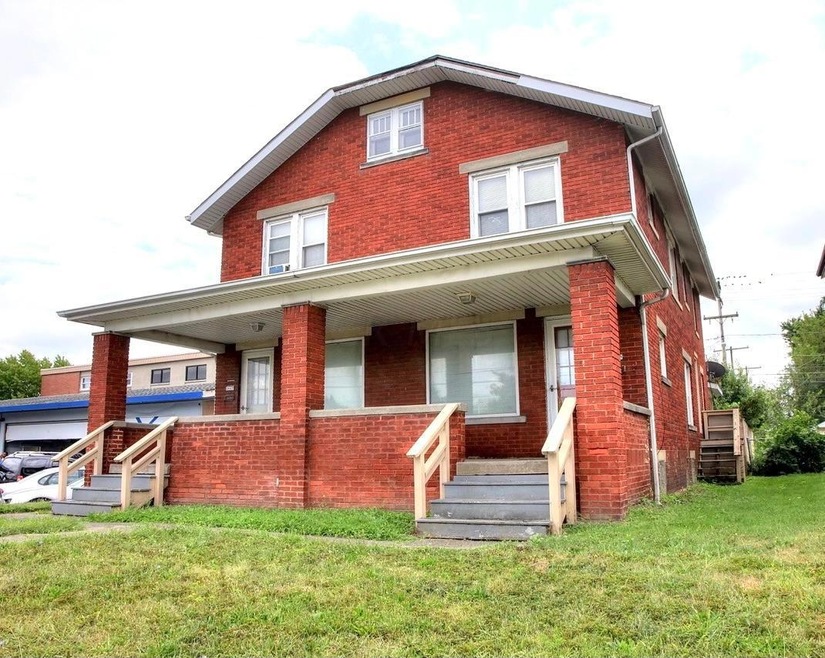 2817-2819 Sullivant