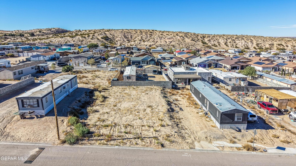 310 Rio Rojo Dr, Sunland Park, NM 88063 - photo 1