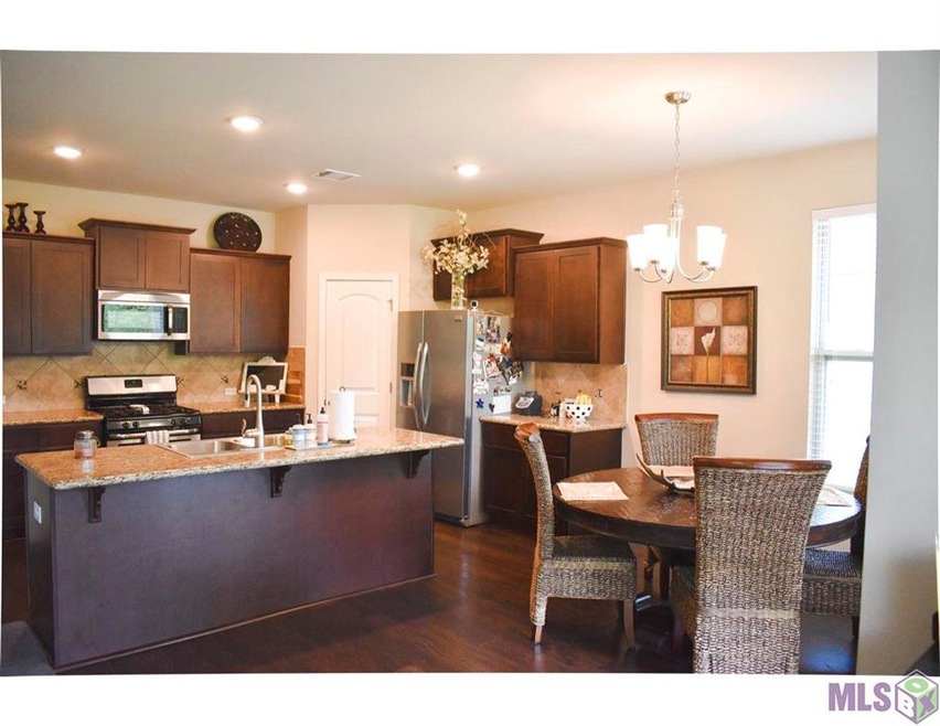 11464 Legacy Oaks Ln, Gonzales, LA 70737 - photo 1