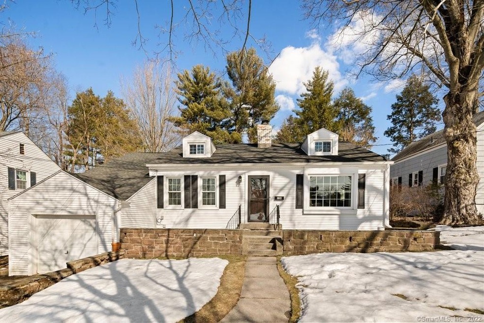 Welcome Home! 136 North Main Street, West Hartford