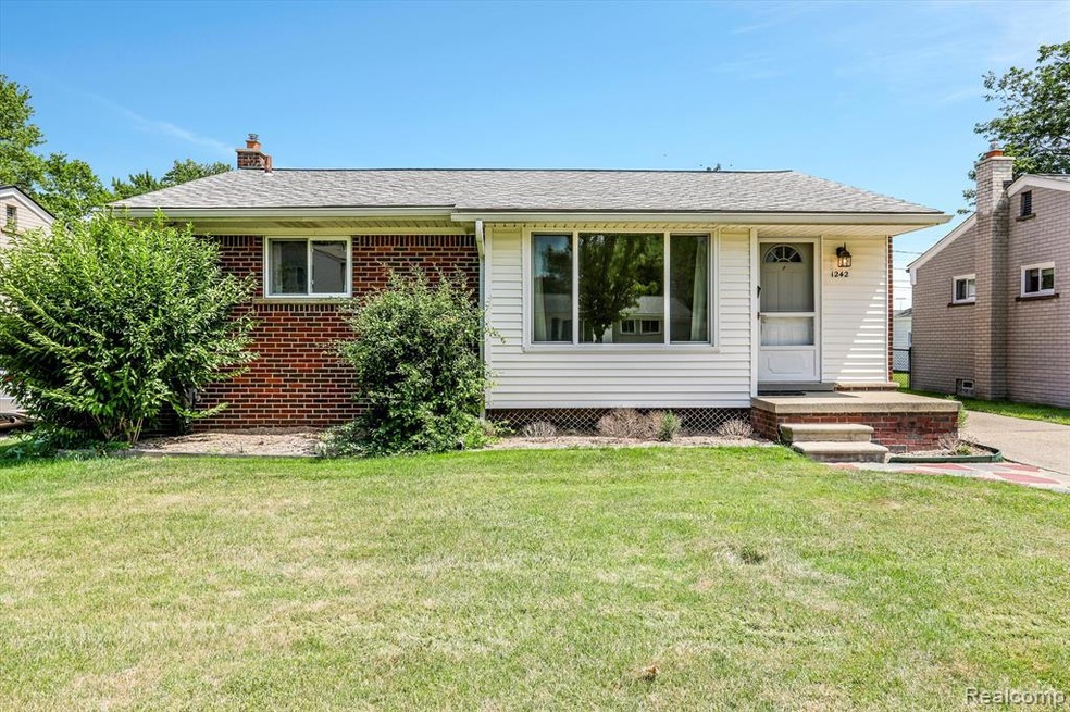 1242 N Stephen Ave, Clawson, MI 48017 - photo 1