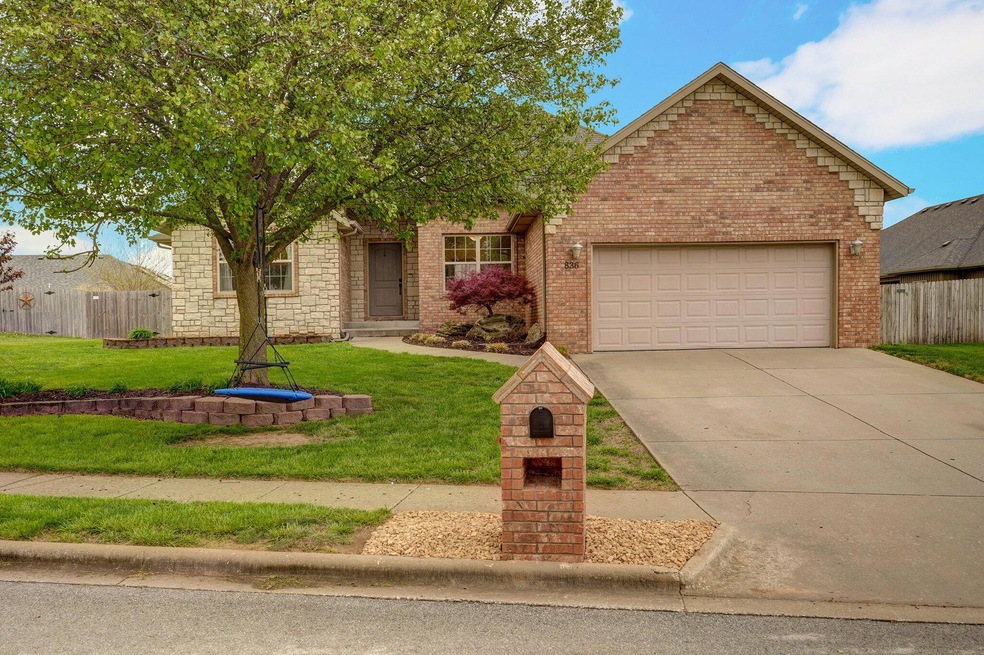 836 S Cobble Creek Blvd-1