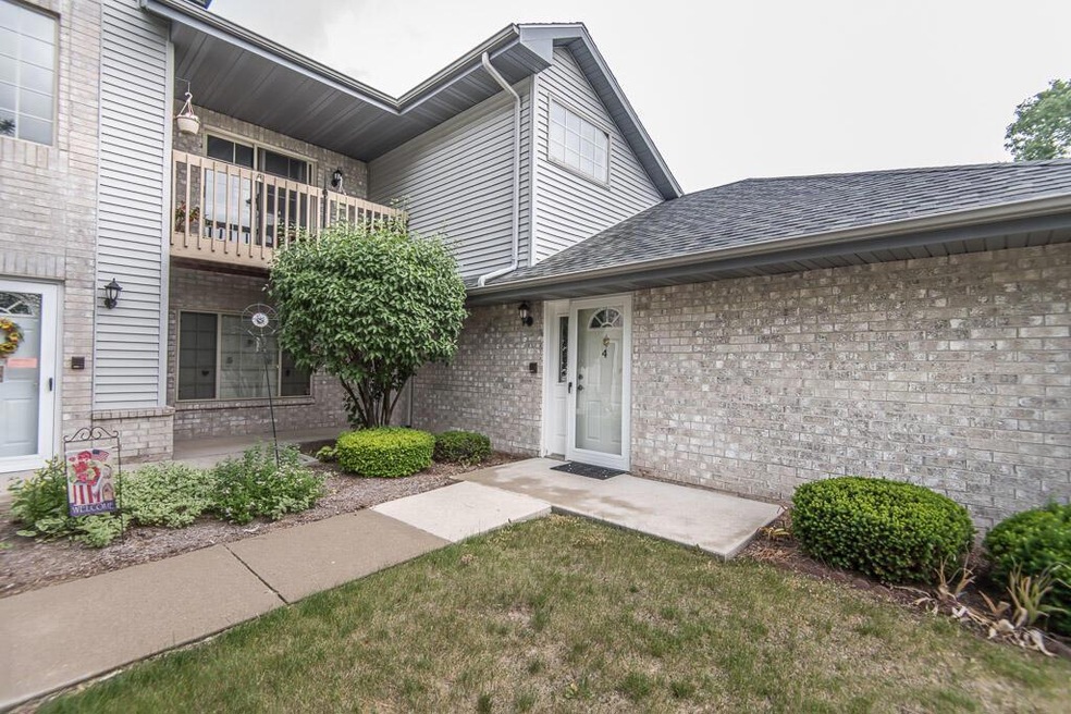 9448 W Loomis Rd 4, Franklin