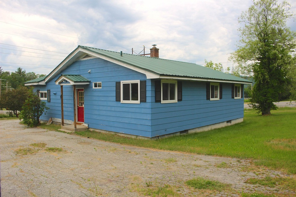 88 Lancaster Rd, Whitefield, NH 03598 - photo 1