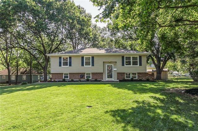 7211 Goddard St, Shawnee, KS 66203 - photo 1