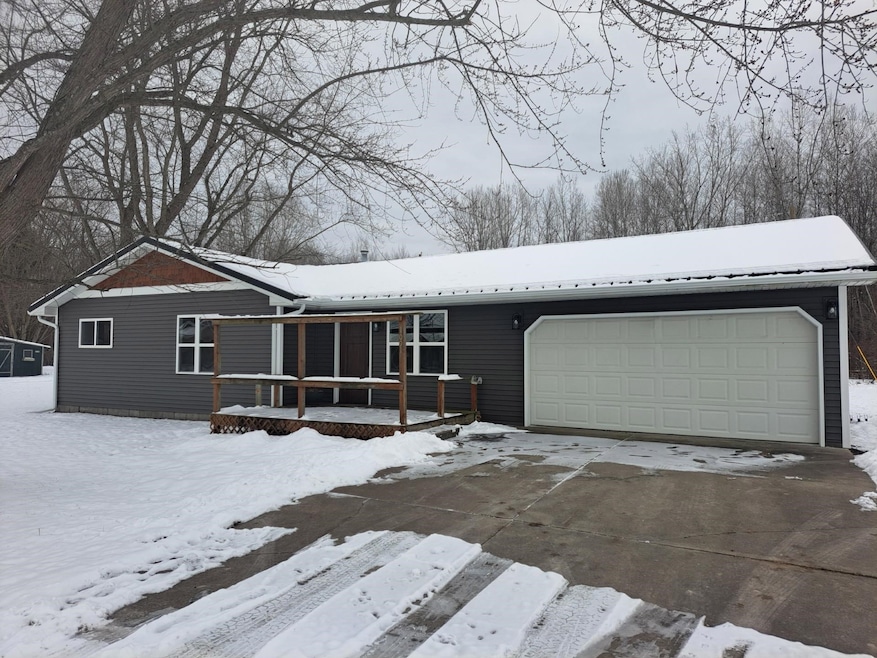 1091 W Marsh Rd, Sanford, MI 48657 - photo 1