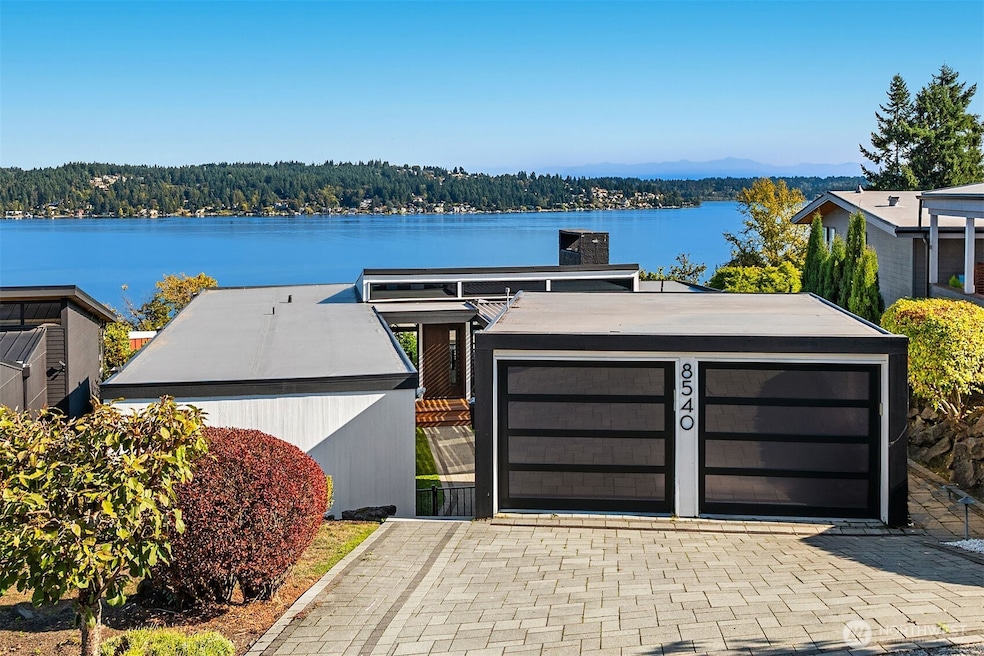 Pending $2,450,000 • Co-Listing Agent