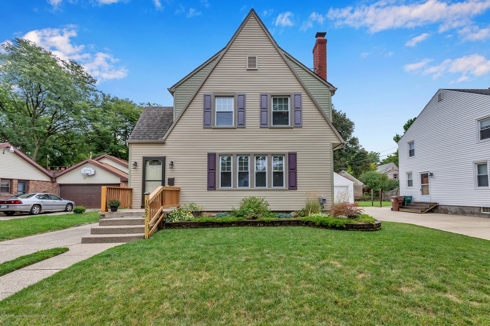 1527 W Ottawa St, Lansing, MI 48915 - photo 1