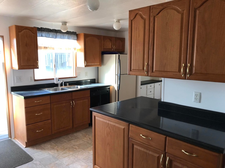 5529 Leslie Ave, Rosamond, CA 93560 - photo 1