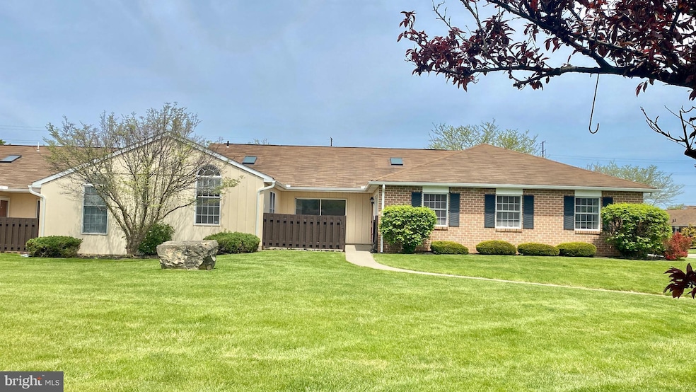 5814 Burning Tree Ln unit 5814, Macungie, PA 18062 - photo 1