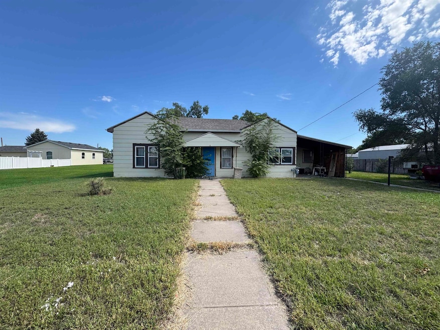 621 Fern St, Sutherland, NE 69165 - photo 1