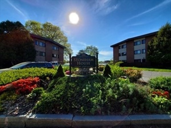 180 Central St unit 9, Stoneham, MA 02180 - photo 1
