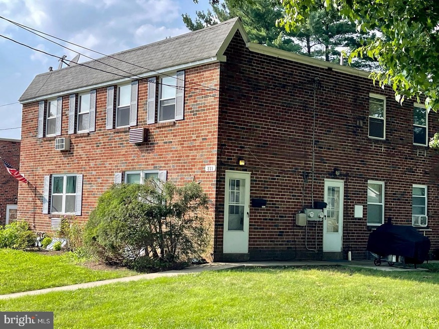 239 S 3rd St unit A, North Wales, PA 19454 - photo 1