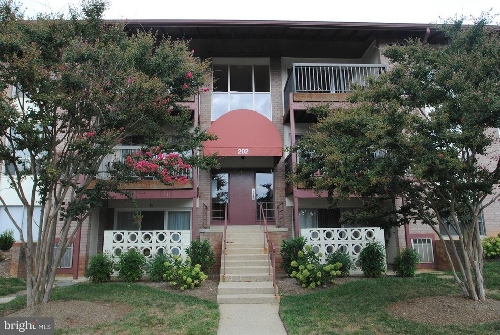 202 Park Terrace Ct SE unit 20, Vienna, VA 22180 - photo 1