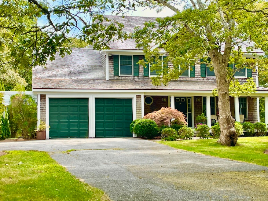 5 Bayes Hill Cir, Vineyard Haven, MA 02568 - photo 1