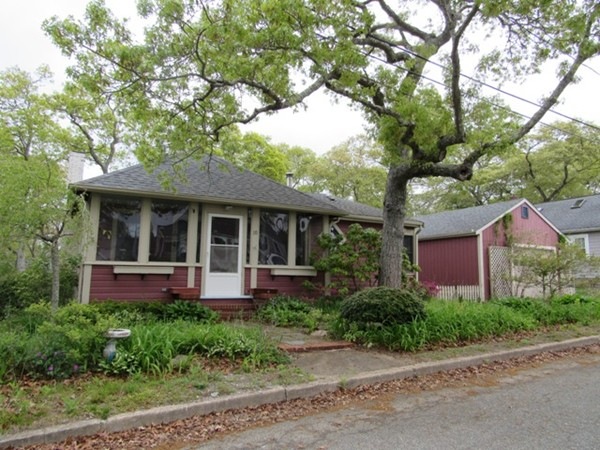 10 Blueberry Rd, Buzzards Bay, MA 02532 - photo 1