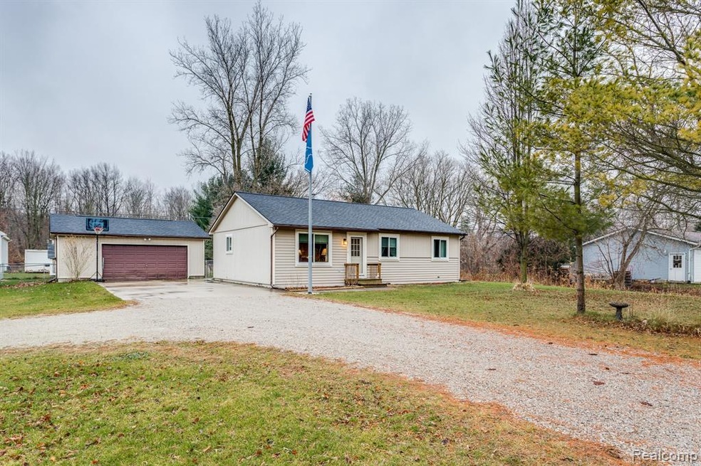 3915 Krafft Rd (22 of 23).jpg