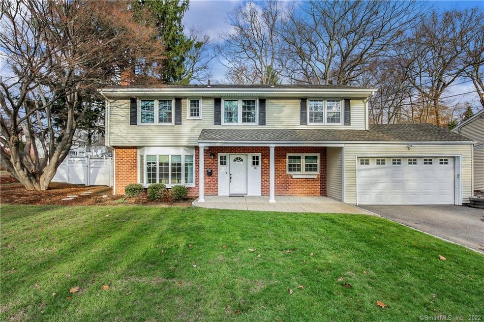 103 Rolling Wood Dr, Stamford, CT 06905 - photo 1