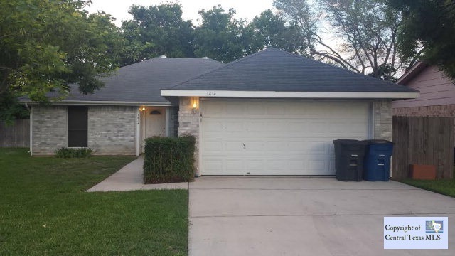 1414 Shannon Cir, New Braunfels, TX 78130 - photo 1