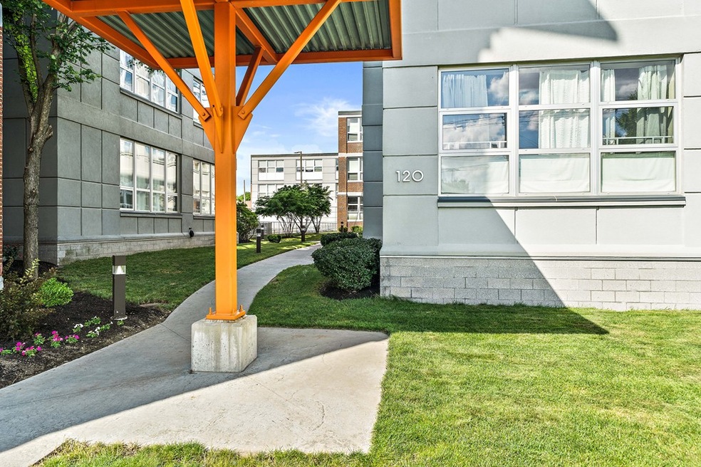 120 Holmes St unit 216, Quincy, MA 02171 - photo 1