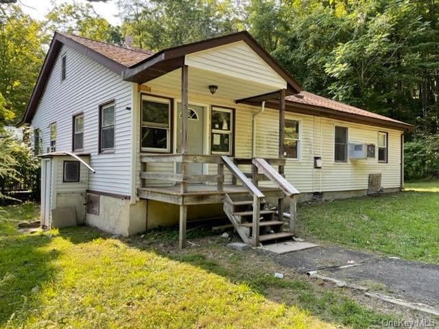 19 Agolia Rd, Greenwood Lake, NY 10925 - photo 1