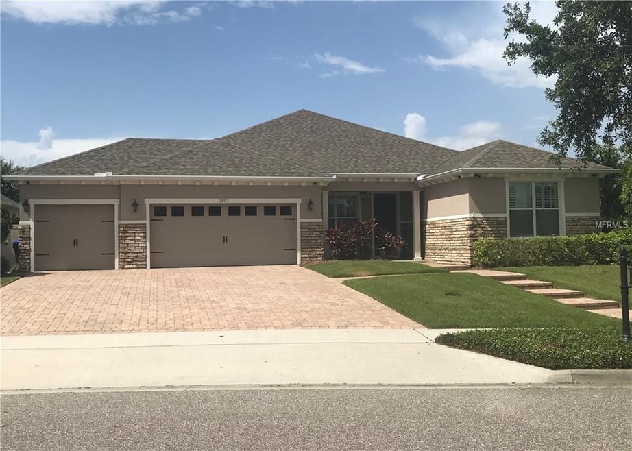Great Curb Appeal!
