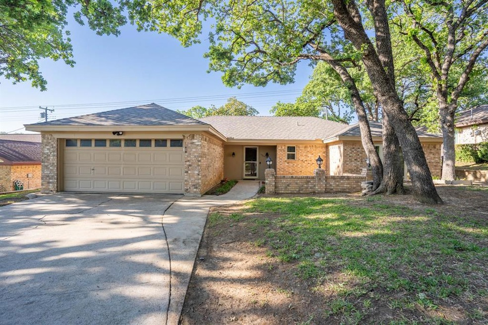 1704 Post Oak Dr, Bedford, TX 76021 - photo 1