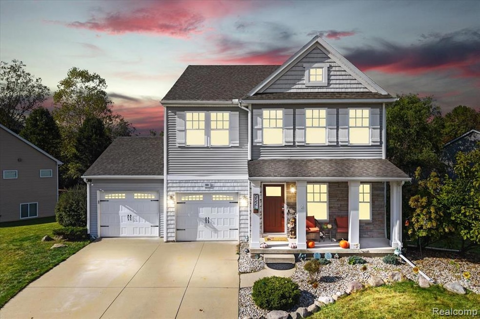 552 Hewitt St, Howell, MI 48843 - photo 1