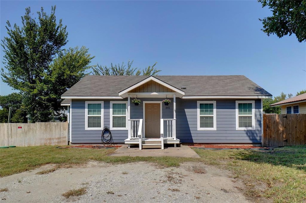 341 Spring Valley Cir, Azle, TX 76020 - photo 1