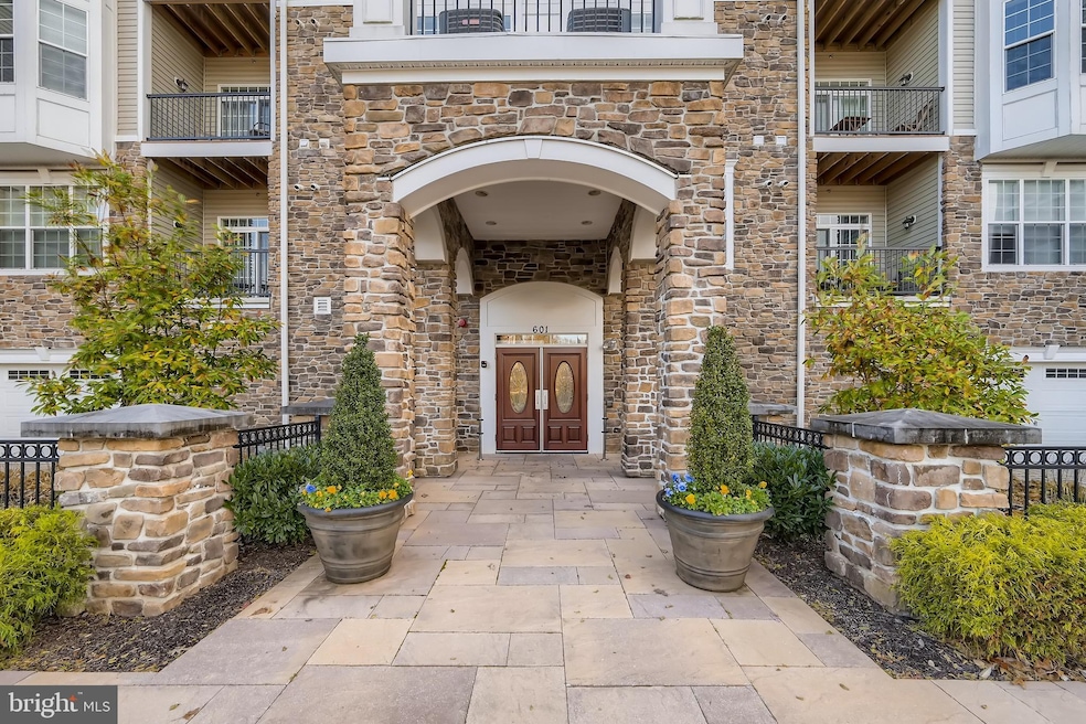 601 Quicksilver Ct unit 402, Reisterstown, MD 21136 - photo 1