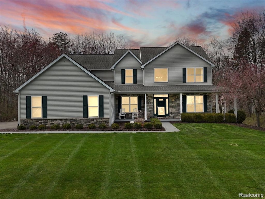 1657 White Cliff