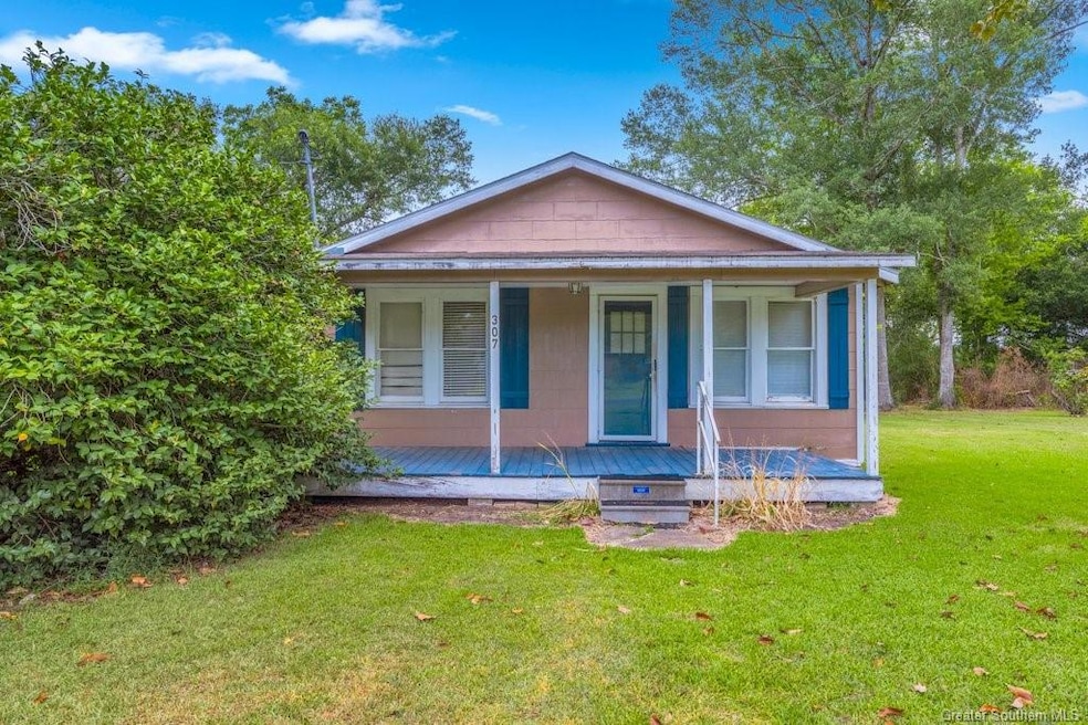 307 S Welty St, Iowa, LA 70647 - photo 1