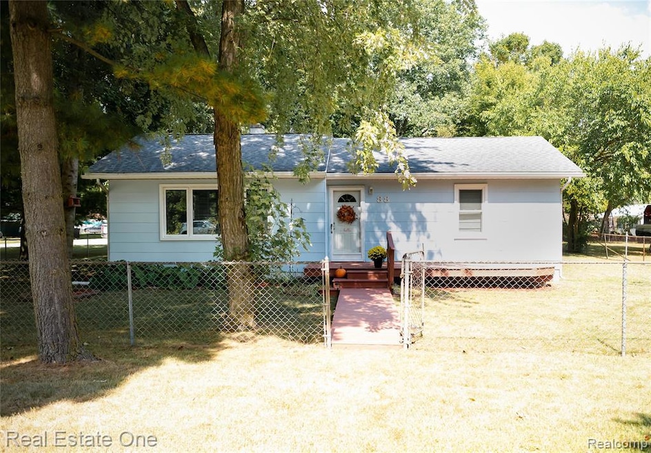 88 Longfellow Rd, Whitmore Lake, MI 48189 - photo 1