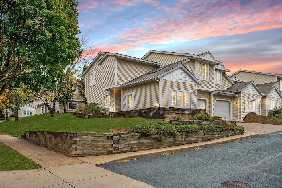 2023 Parkside Dr, Saint Paul, MN 55119 - photo 1