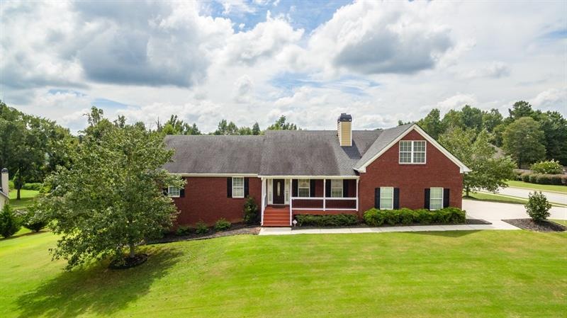 39 Suzie Ln, Hoschton, GA 30548 - photo 1