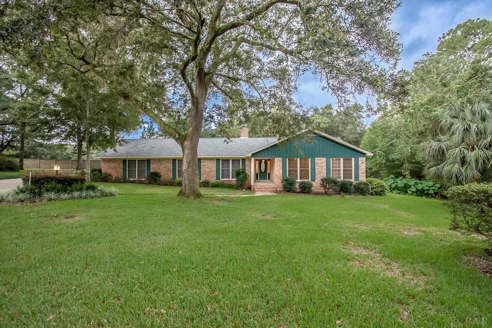 8310 Wilde Lake Rd, Pensacola, FL 32526 - photo 1