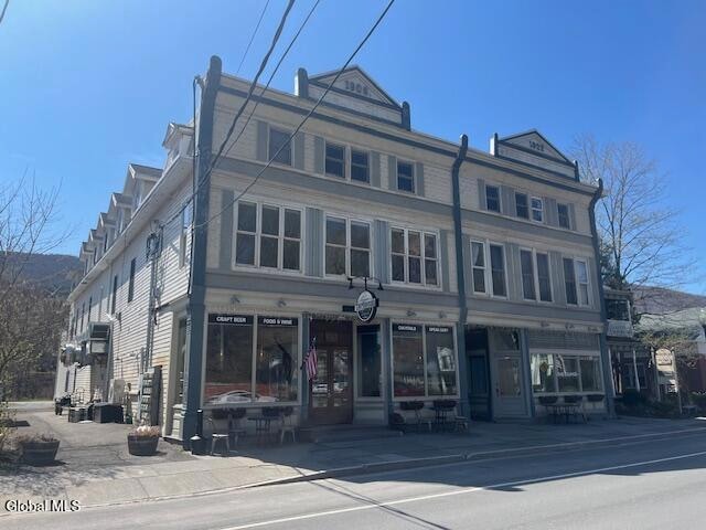 For Rent $2,300/month