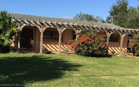 930 Lake Dr E, Lake Placid, FL 33852 - photo 1